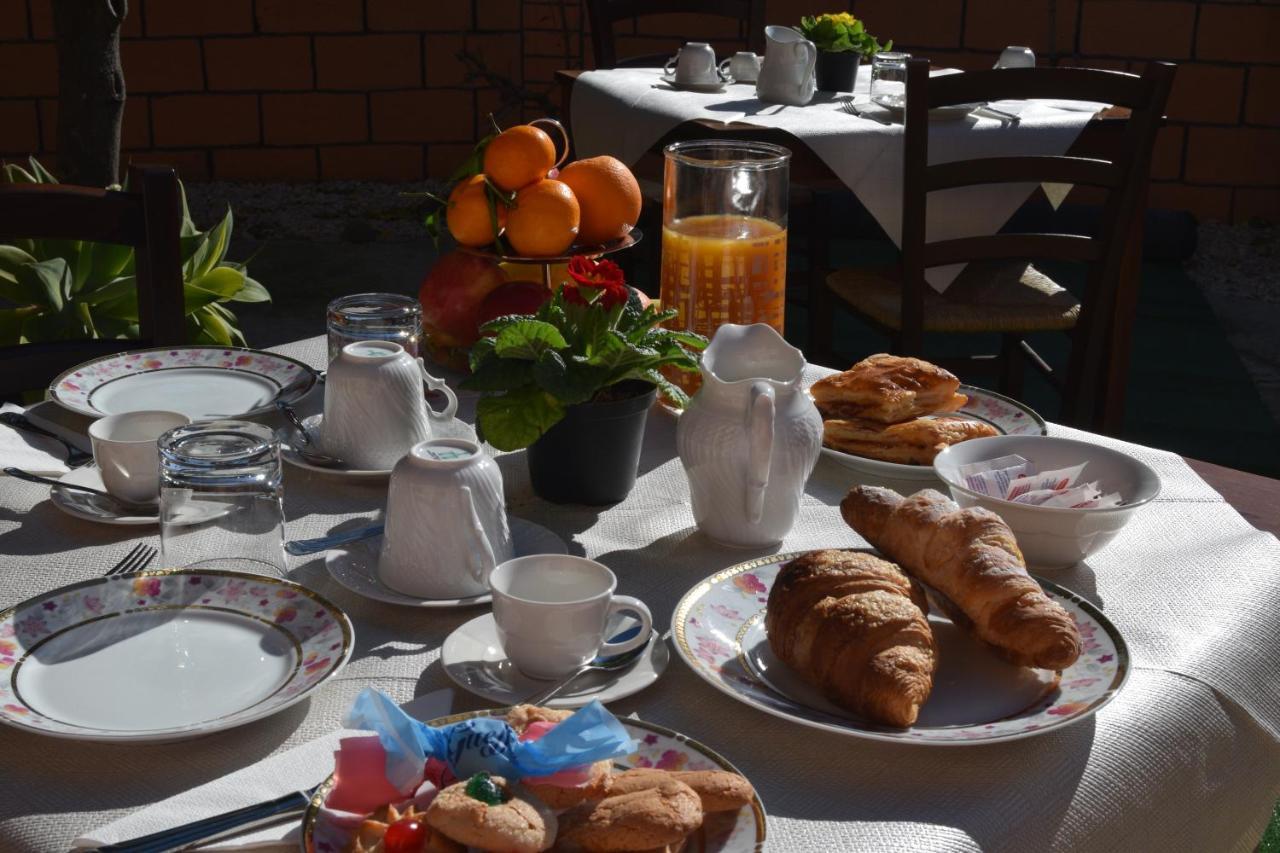 Su Fassoi Cabras Bed & Breakfast Eksteriør bilde