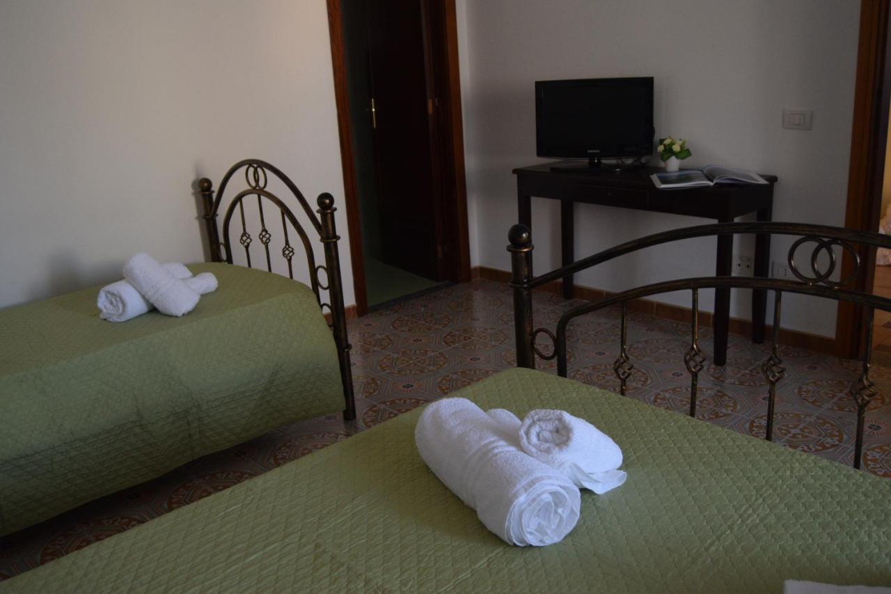 Su Fassoi Cabras Bed & Breakfast Eksteriør bilde
